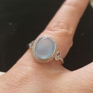 Bague réglable avec pierre aigue marine